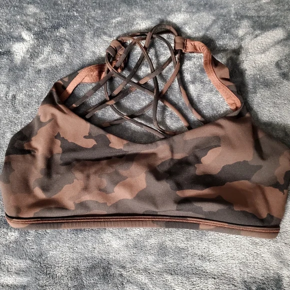 Lululemon Free To Be Wild Size 8 - Picture 1 of 3